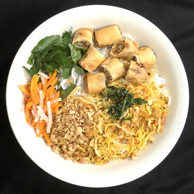 Charcoal Meat, Egg Roll, Shredded Pork with Vermicelli.