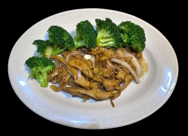 Chicken with Onion/Gà Xào Gừng Hành.